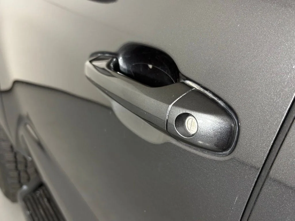 Used 2018 Gray Toyota SR image 15