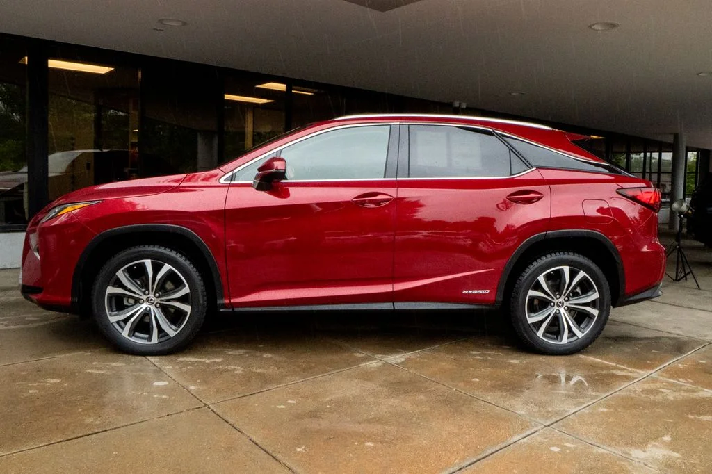 Used 2019 Red Lexus 450h image 6