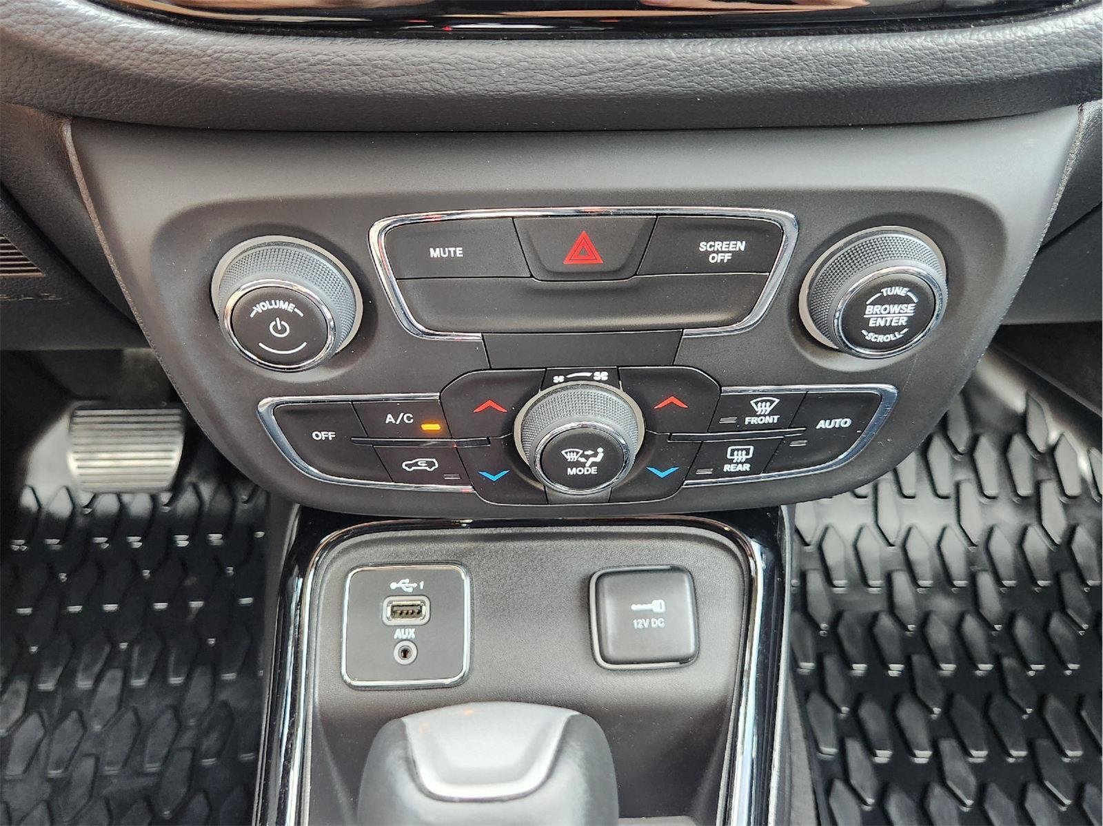 2020 Jeep Compass photo 18 of 33
