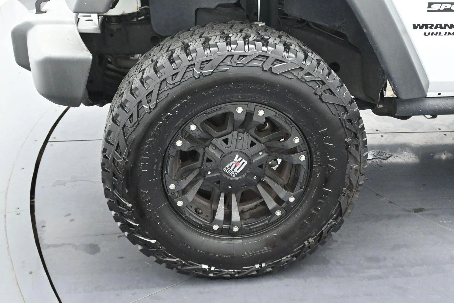Used 2017 Bright White Clearcoat Jeep Sport image 30