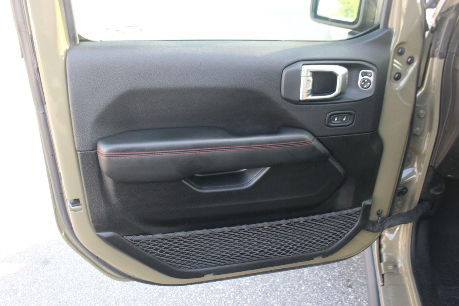 Used 2025 Green Jeep Rubicon image 13