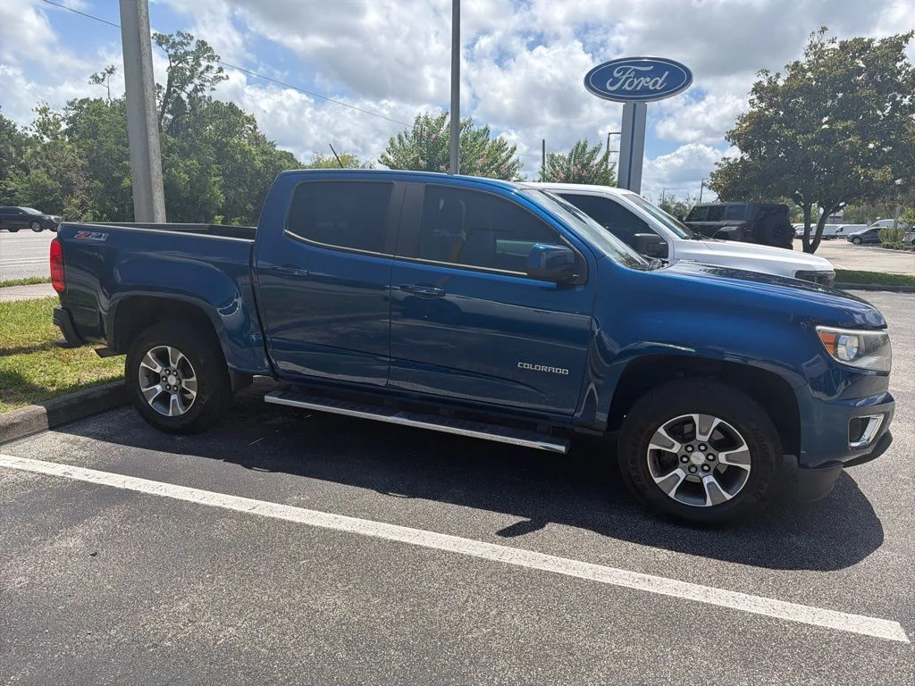 Used 2019 Blue Chevrolet Z71 image 5