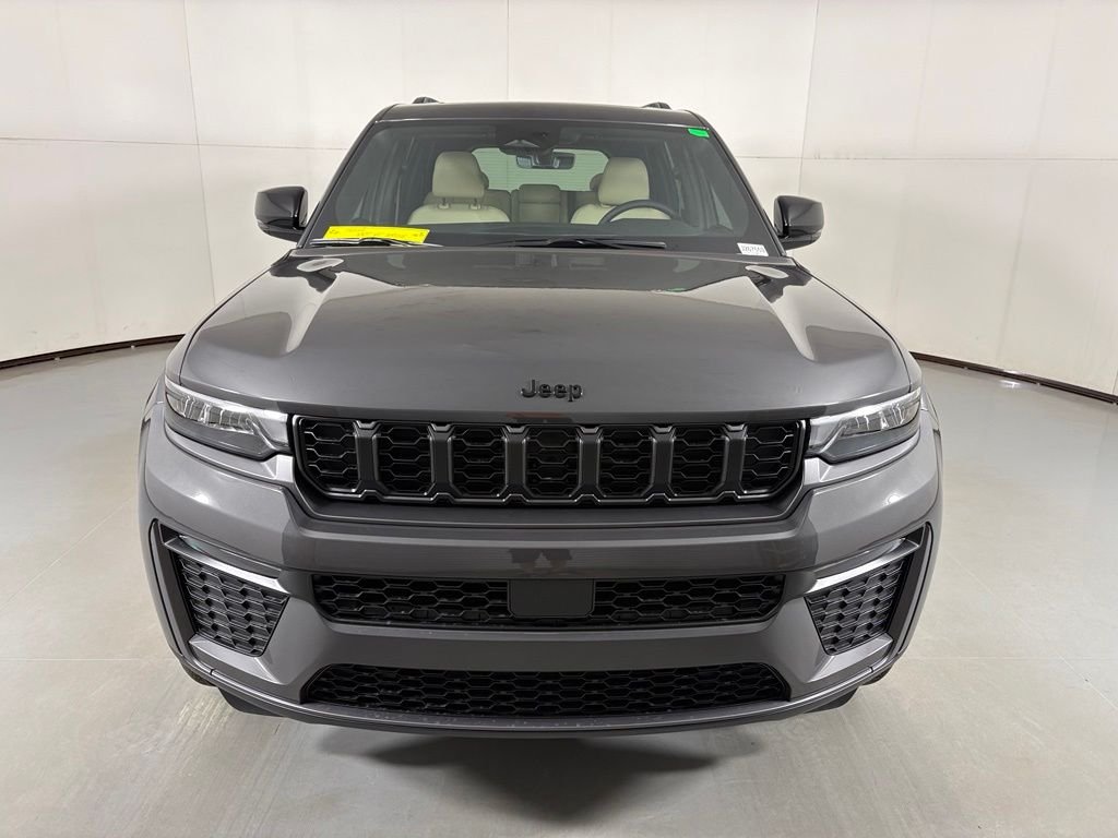 New 2026 Baltic Gray Metallic Clear-Coat Exterior Paint Jeep Limited image 3