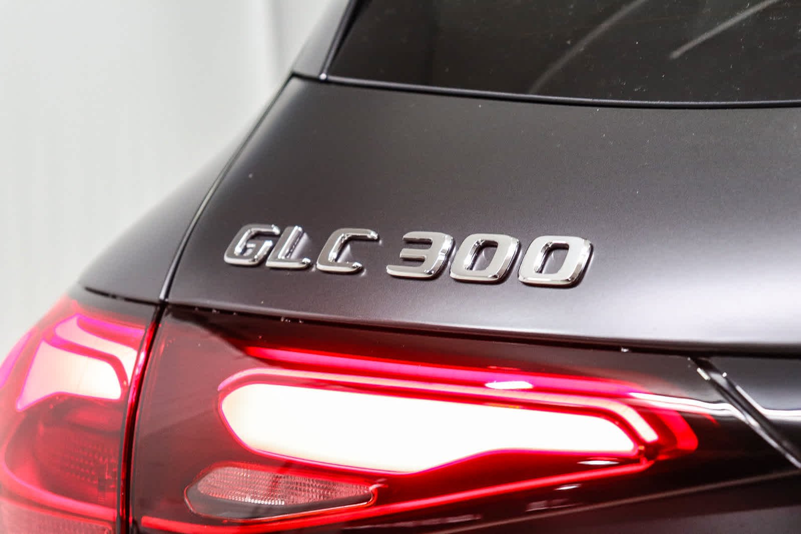 New 2027 MANUFAKTUR exclusive graphite grey magno Mercedes-Benz GLC 300 image 12