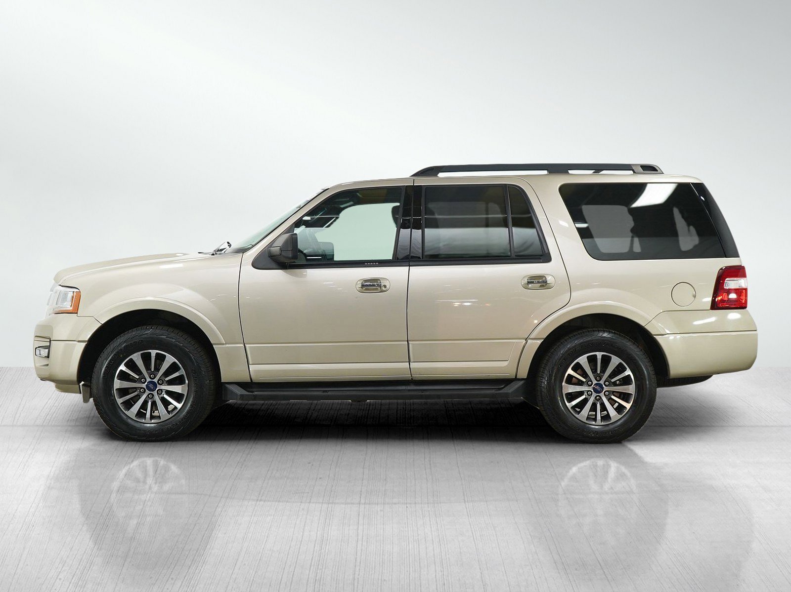 Used 2017 Ford Expedition XLT with VIN 1FMJU1JT3HEA05002 for sale in Minneapolis, Minnesota
