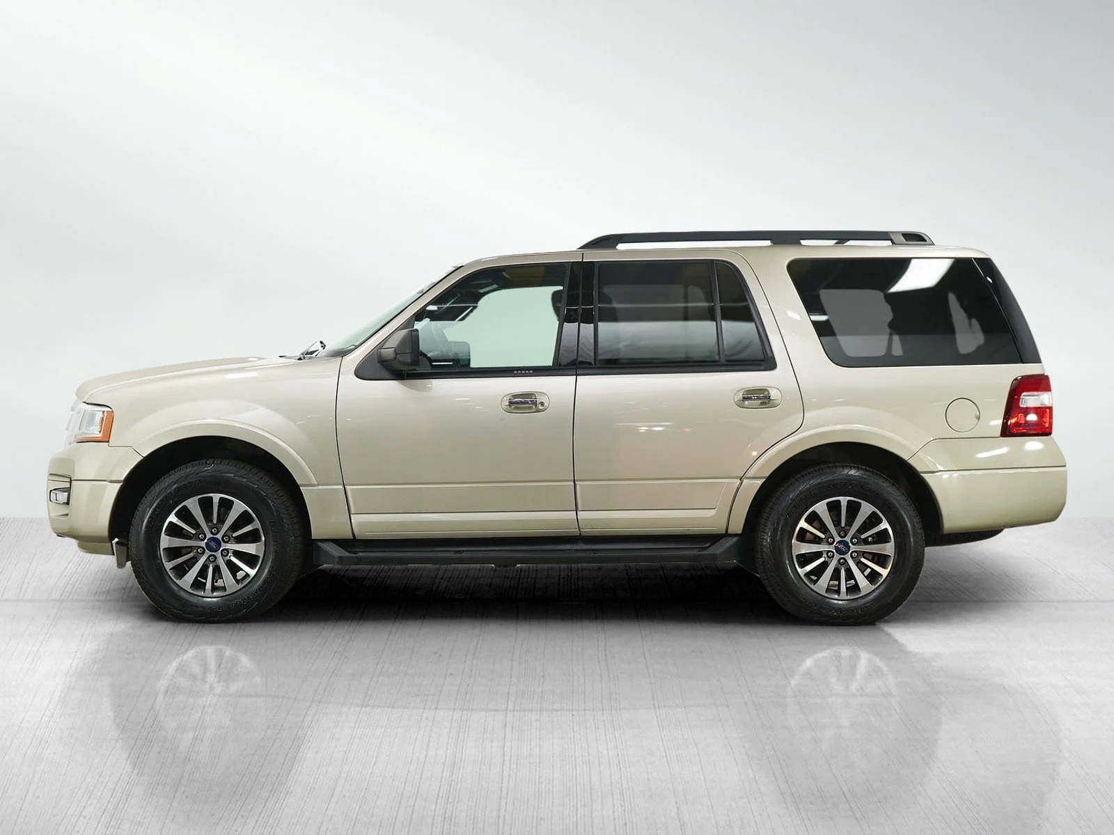 Used 2017 Ford Expedition XLT with VIN 1FMJU1JT3HEA05002 for sale in Minneapolis, Minnesota