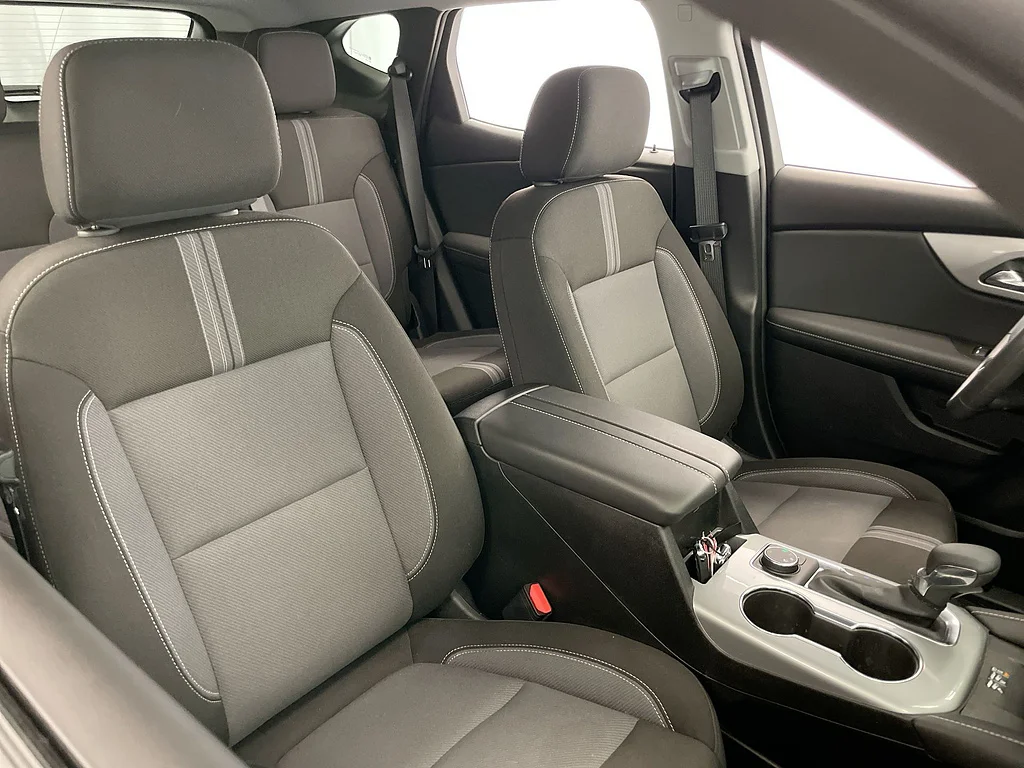 Used 2025 Black Chevrolet LT image 27