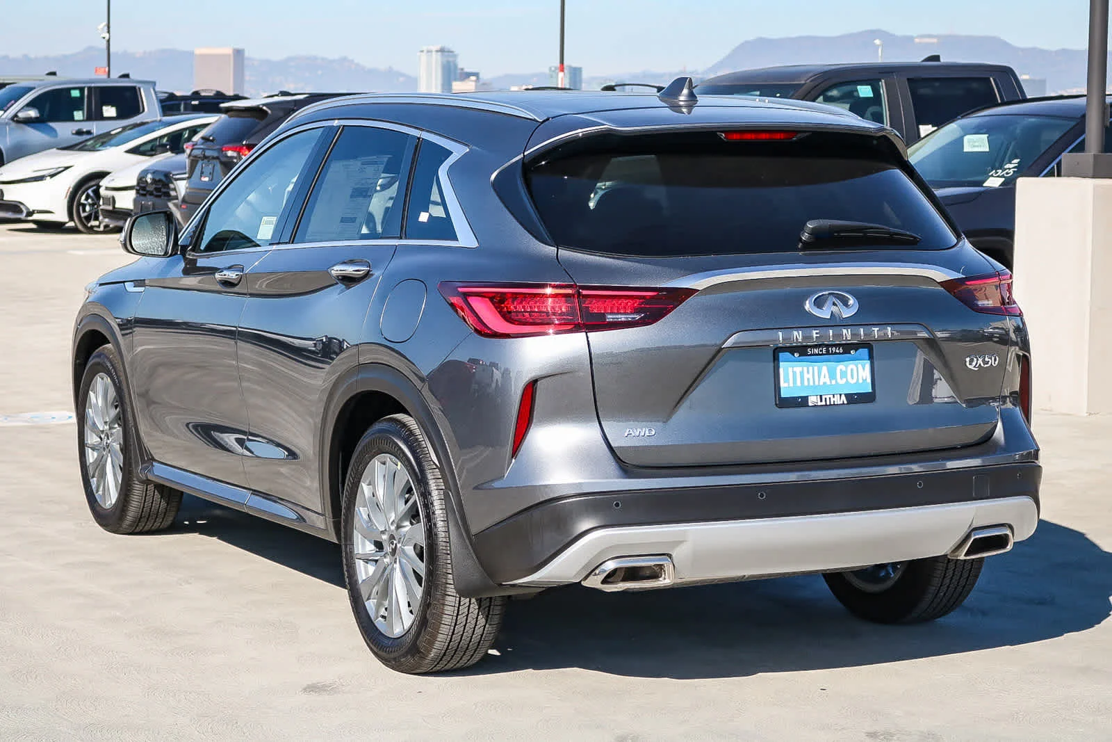 New 2025 GRAPHITE SHADOW INFINITI LUXE AWD image 8