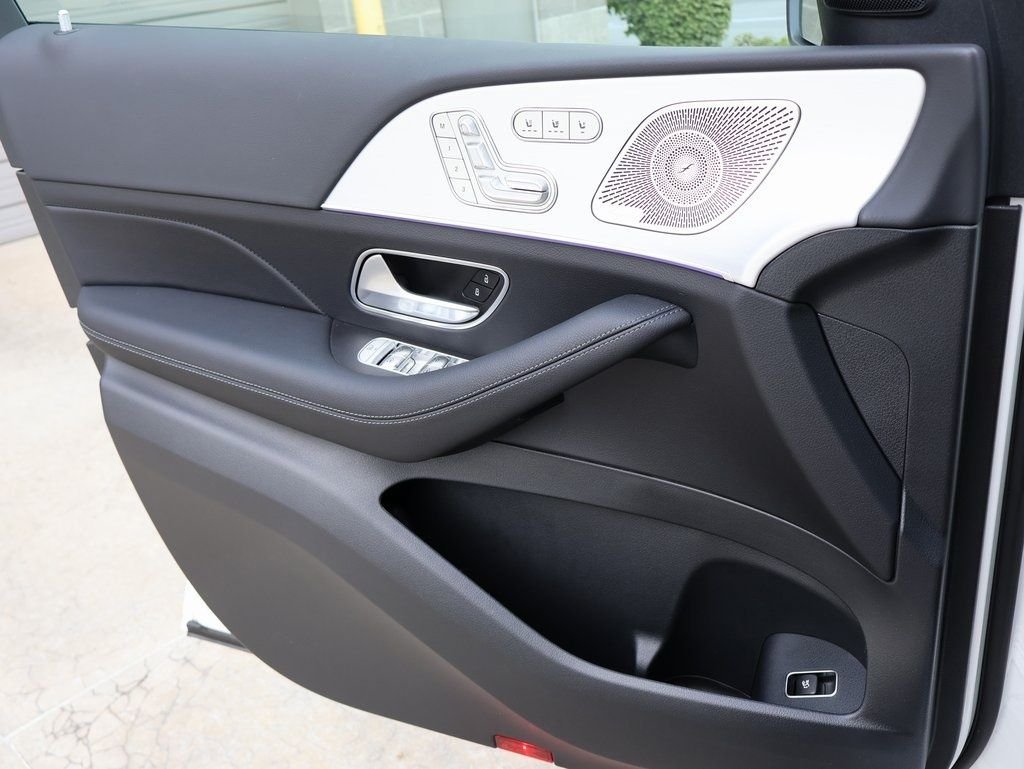 2025 Mercedes-Benz GLS Base - Photo 39