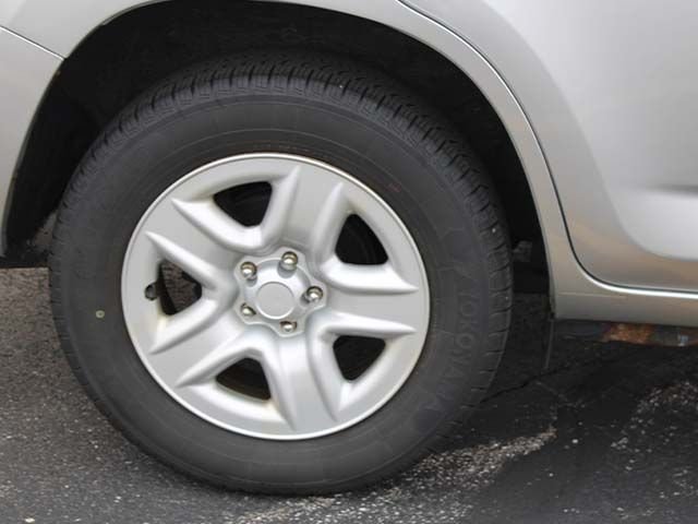 Used 2011 Classic Silver Metallic Toyota Base image 8