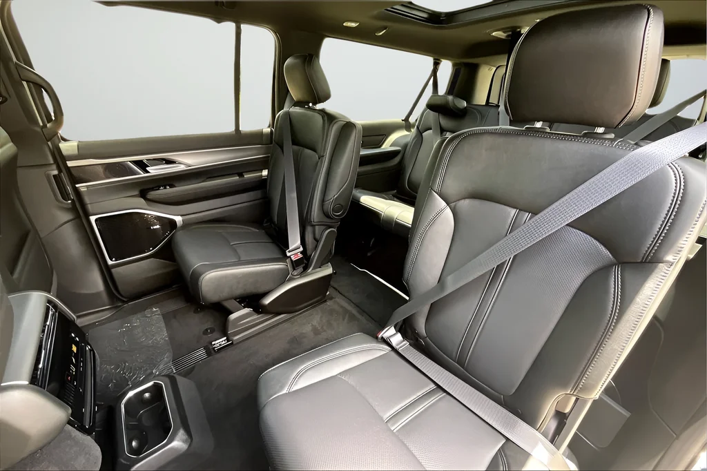 New 2026 Fathom Blue Pearlcoat Jeep Limited Reserve image 22