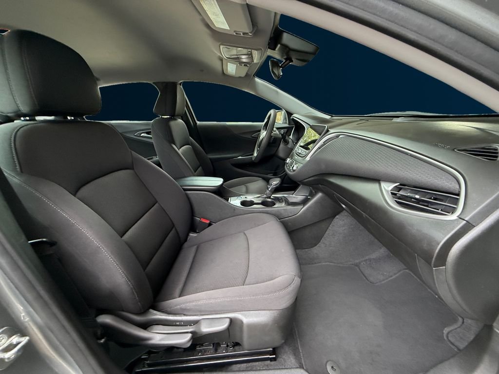 Used 2024 Gray Chevrolet LT image 17