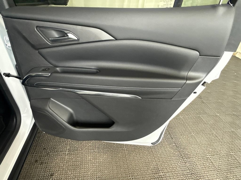2027 Chevrolet Traverse LT - Photo 24