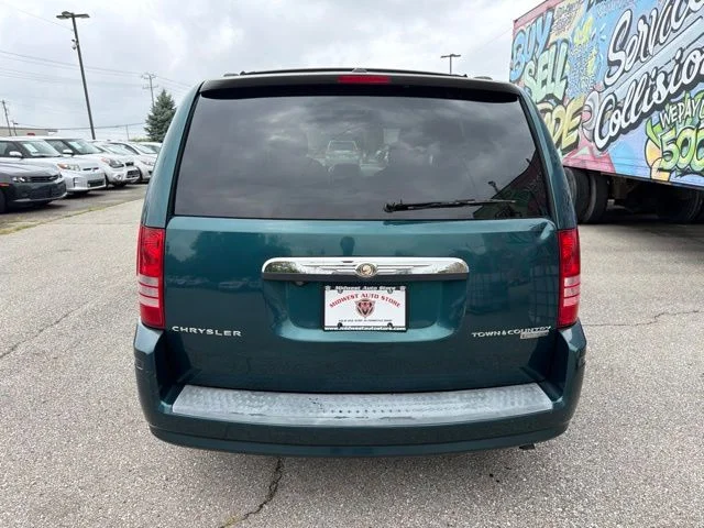 Used 2009 Green Chrysler Touring image 5