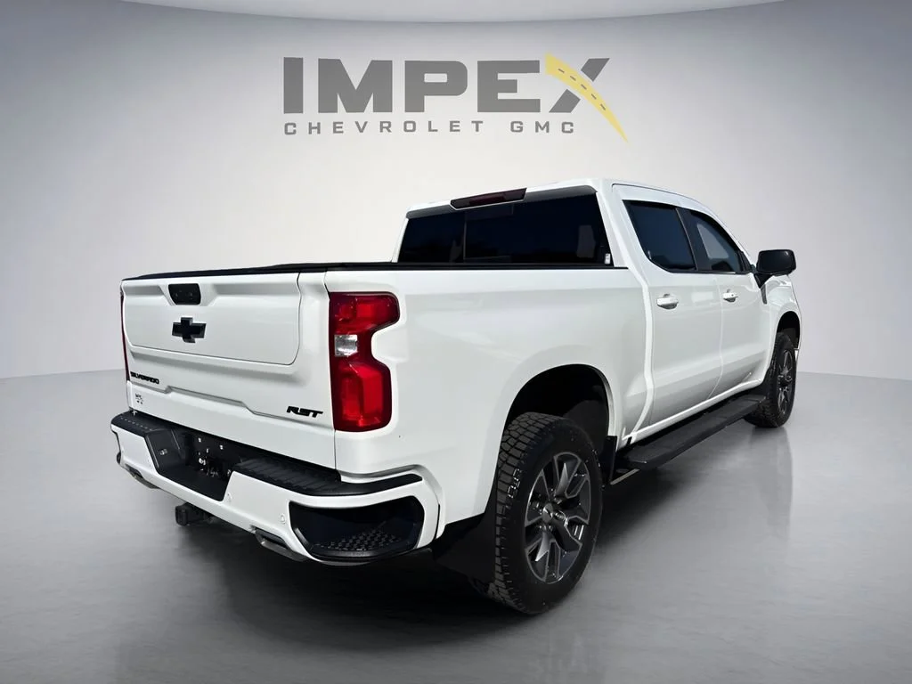 Used 2022 Summit White Chevrolet RST image 5