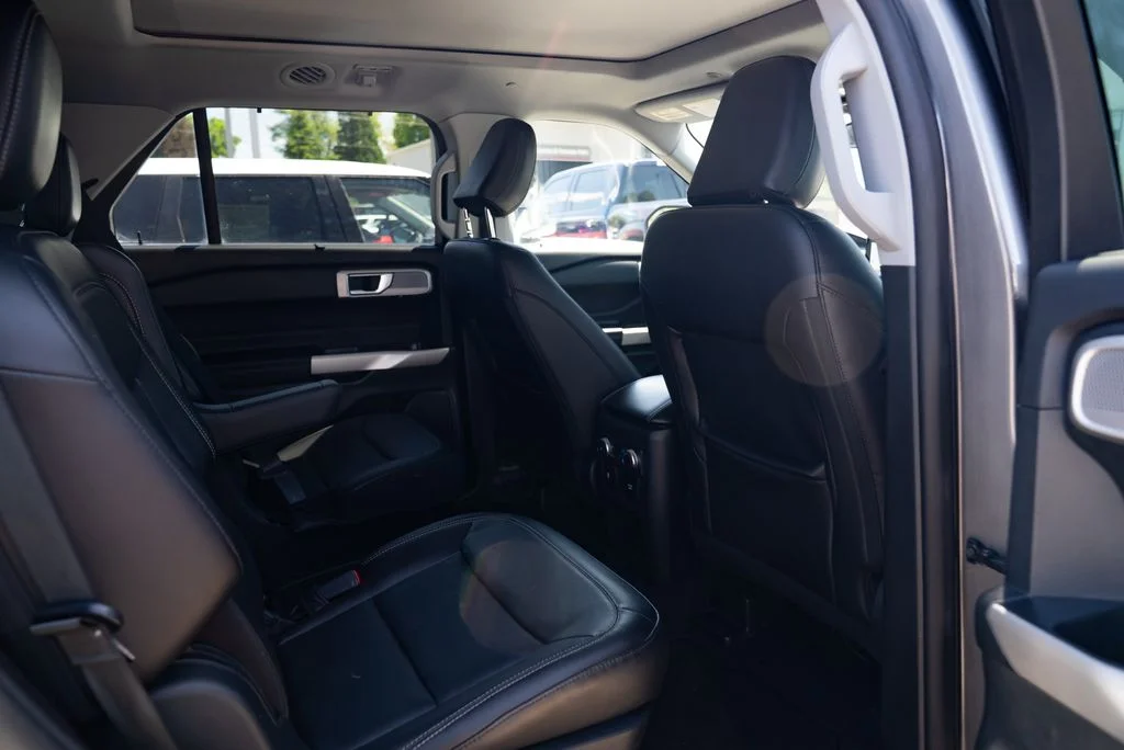 Used 2021 Gray Ford Limited image 23