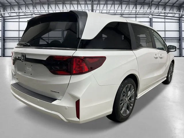 New 2026 Platinum White Pearl Honda Touring image 5
