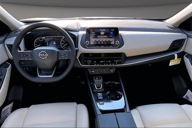 New 2026 Everest White Pearl TriCoat Nissan Dark Armor™ image 5