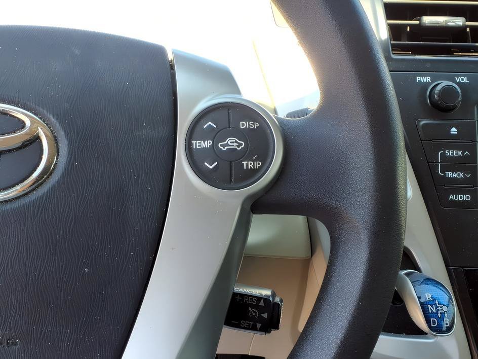 Used 2012 Blizzard Pearl Toyota Five image 25