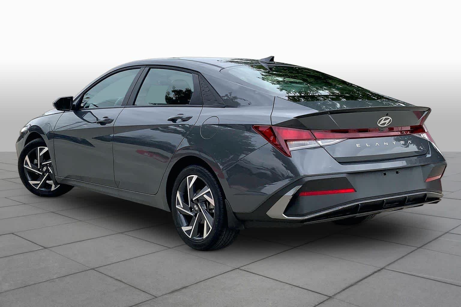 Certified Used 2025 Ecotronic Gray Hyundai SEL Sport image 11