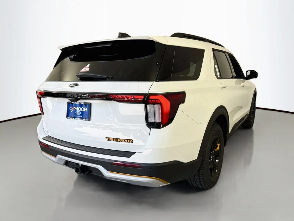 New 2026 Star White Metallic Tri-Coat Ford Tremor® image 7