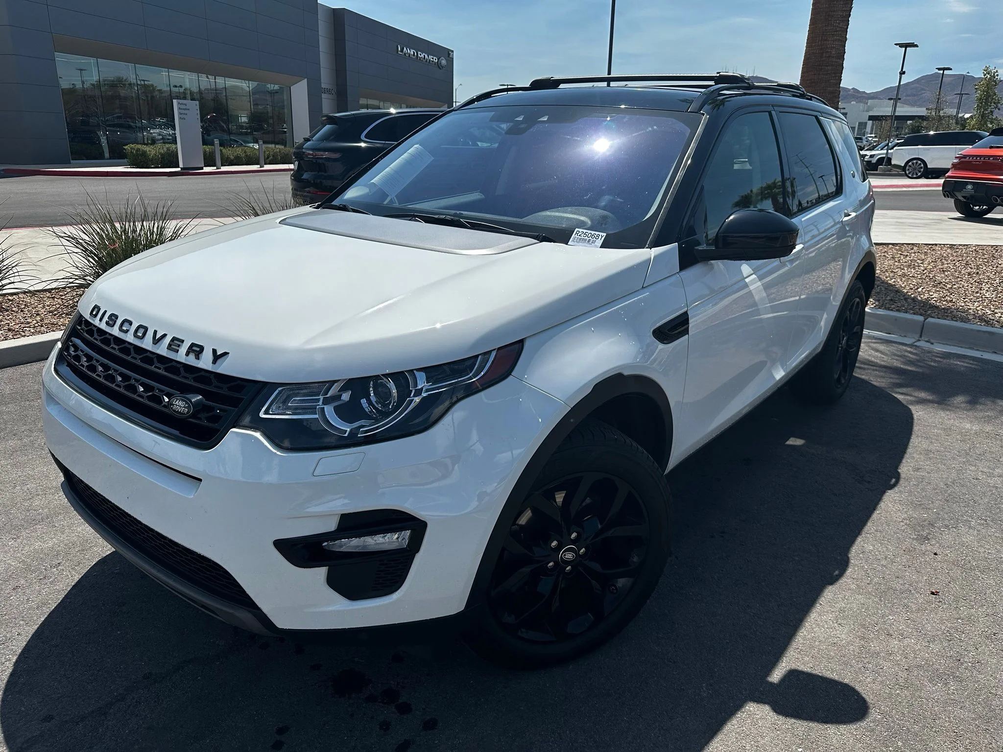 Used 2018 Fuji White Land Rover HSE image 1