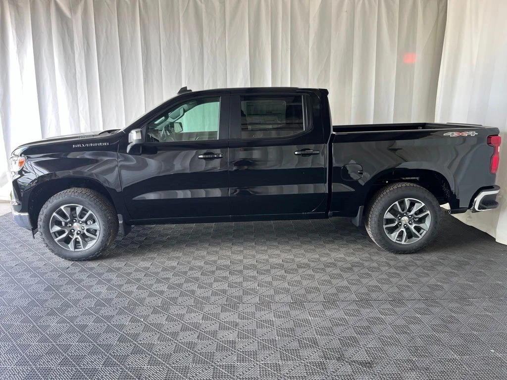 New 2026 Black Chevrolet LT image 24