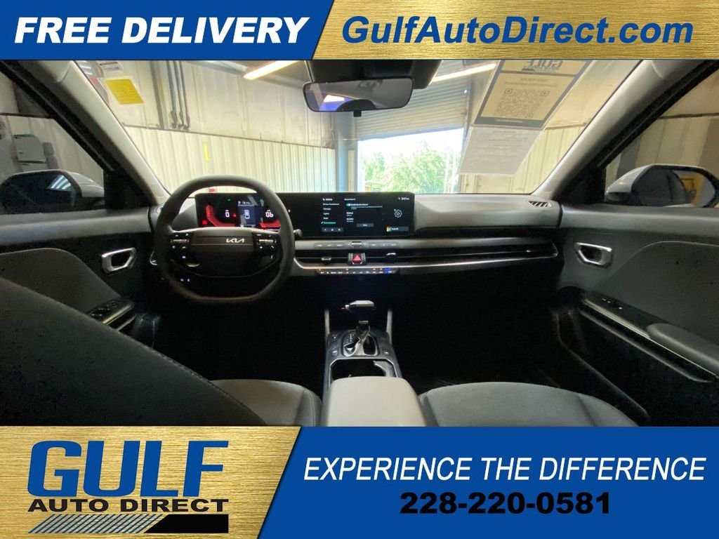 Used 2025 White Kia LXS image 2