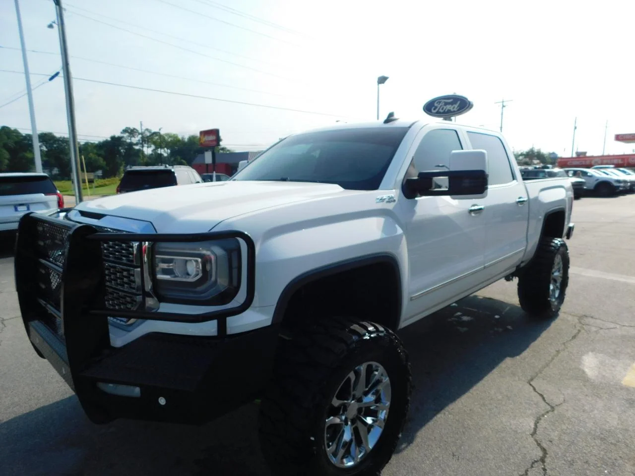 Used 2016 White GMC 4WD Crew Cab 143.5 in SLT image 4