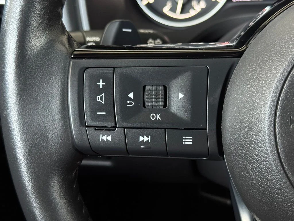 Used 2023 Black Nissan SV image 31