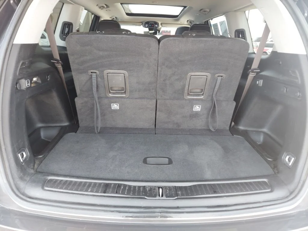 Used 2023 Gray Jeep Limited image 51