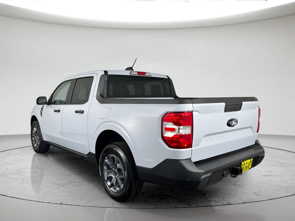 New 2026 White Ford XLT image 5
