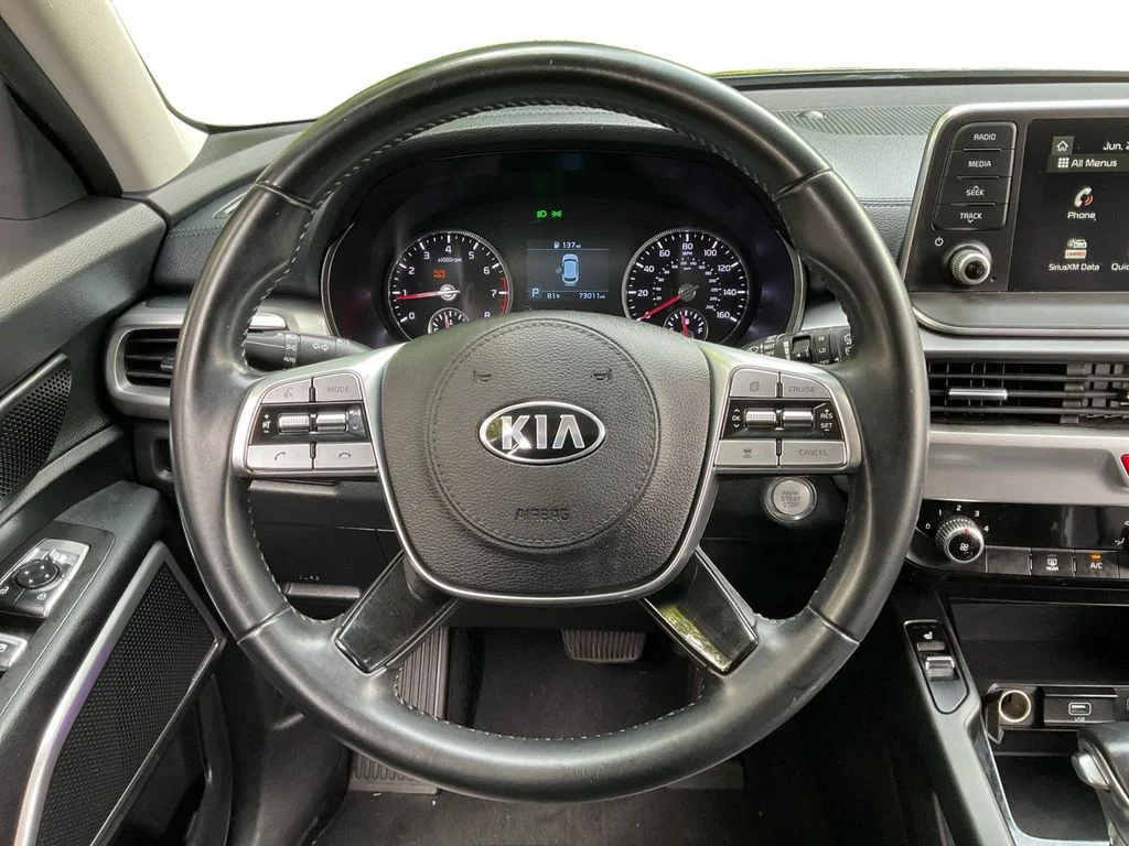 Used 2021 Black Kia S image 17