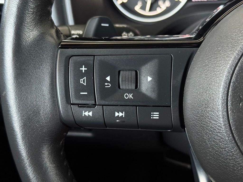 Used 2023 Black Nissan SV image 31