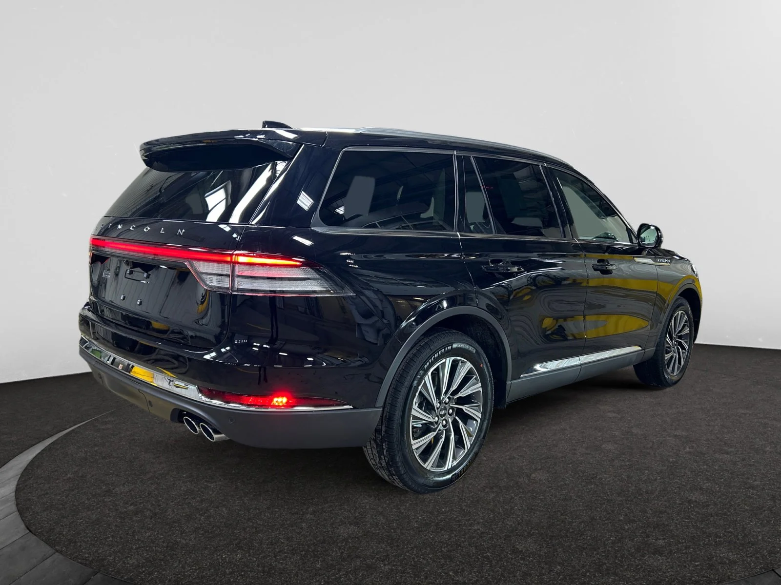 New 2026 Infinite Black Metallic Clearcoat Lincoln Premiere image 5