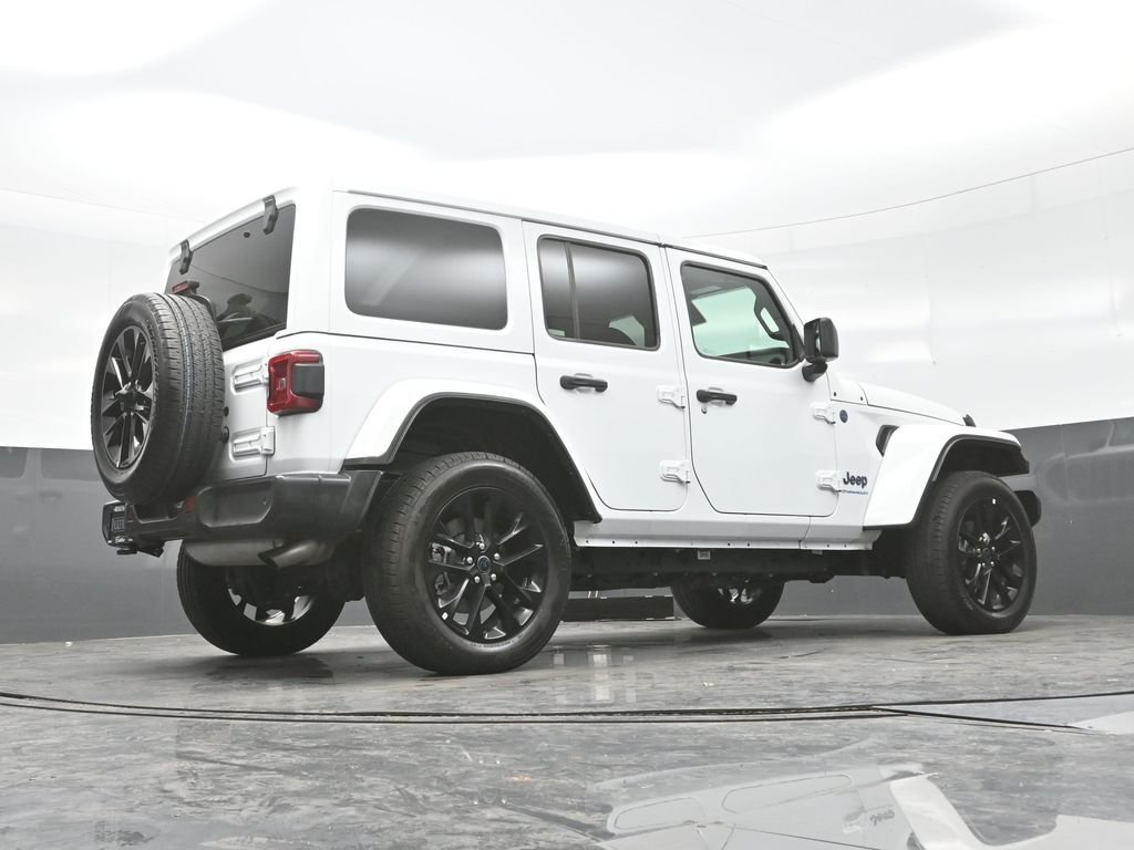 Used 2025 White Jeep Sahara 4xe image 28