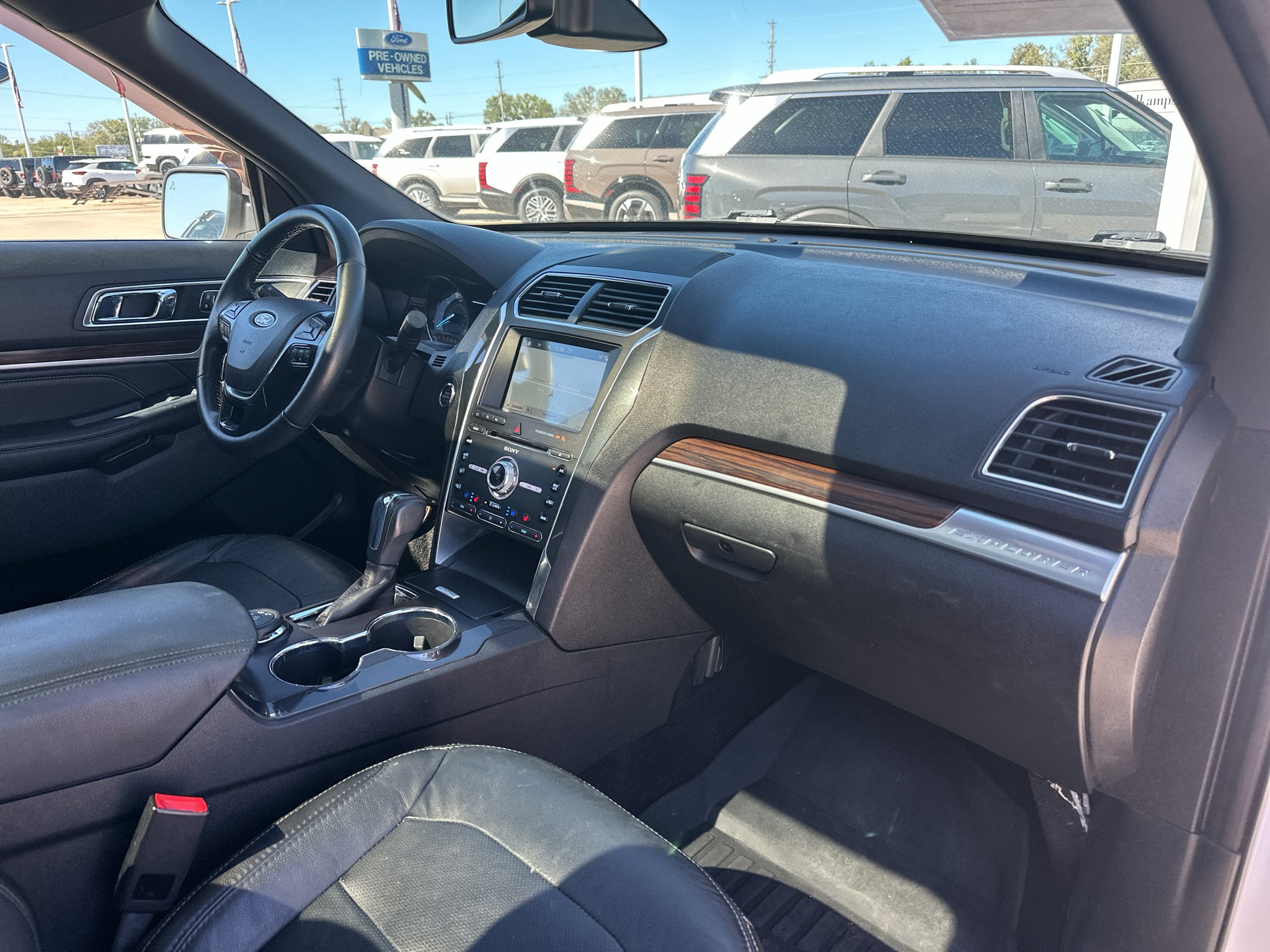 Used 2018 White Platinum Metallic Tri-Coat Ford Limited image 5