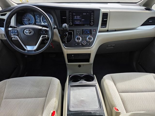Used 2018 Walnut Toyota LE image 22
