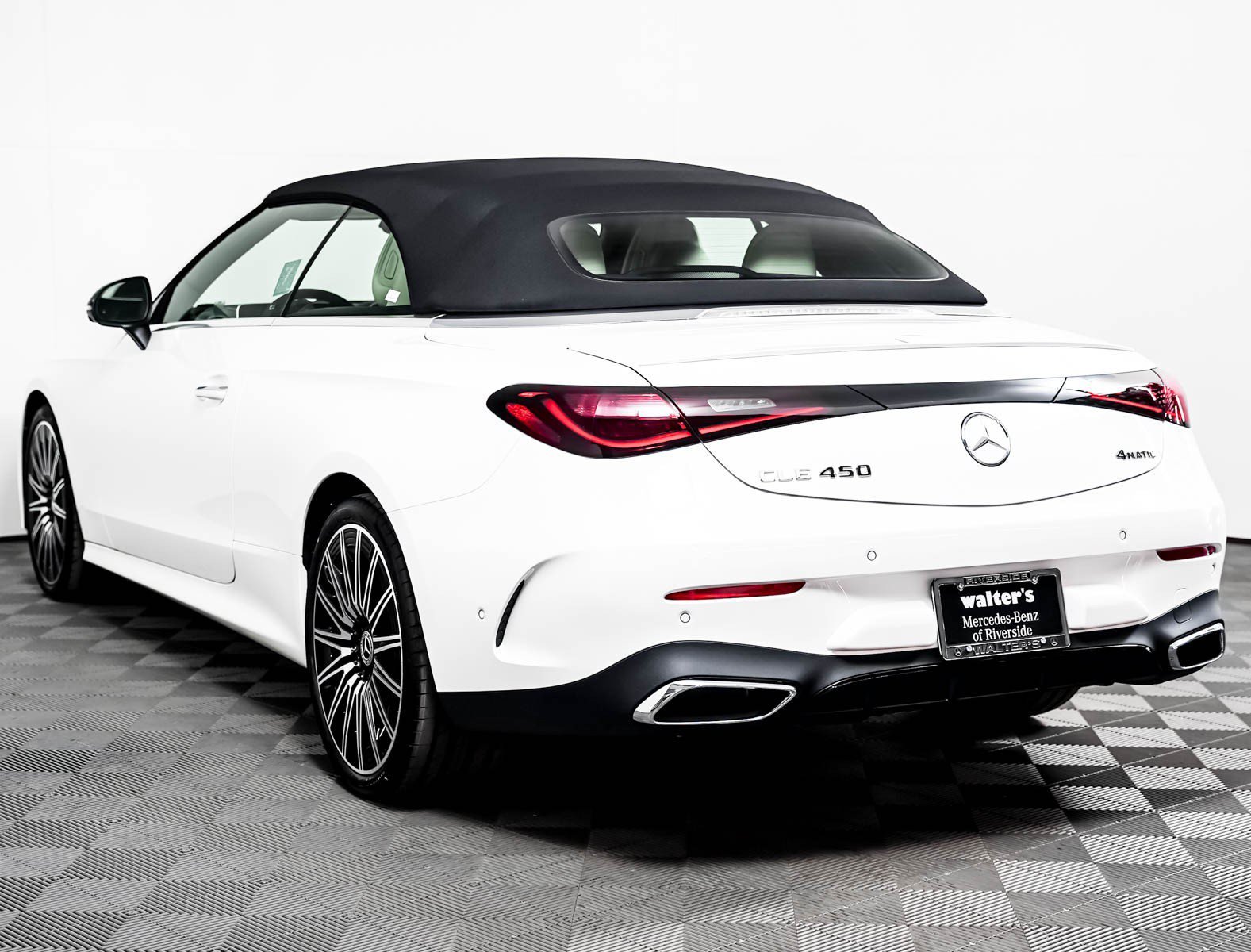 New 2026 Polar White Mercedes-Benz CLE 450 image 2