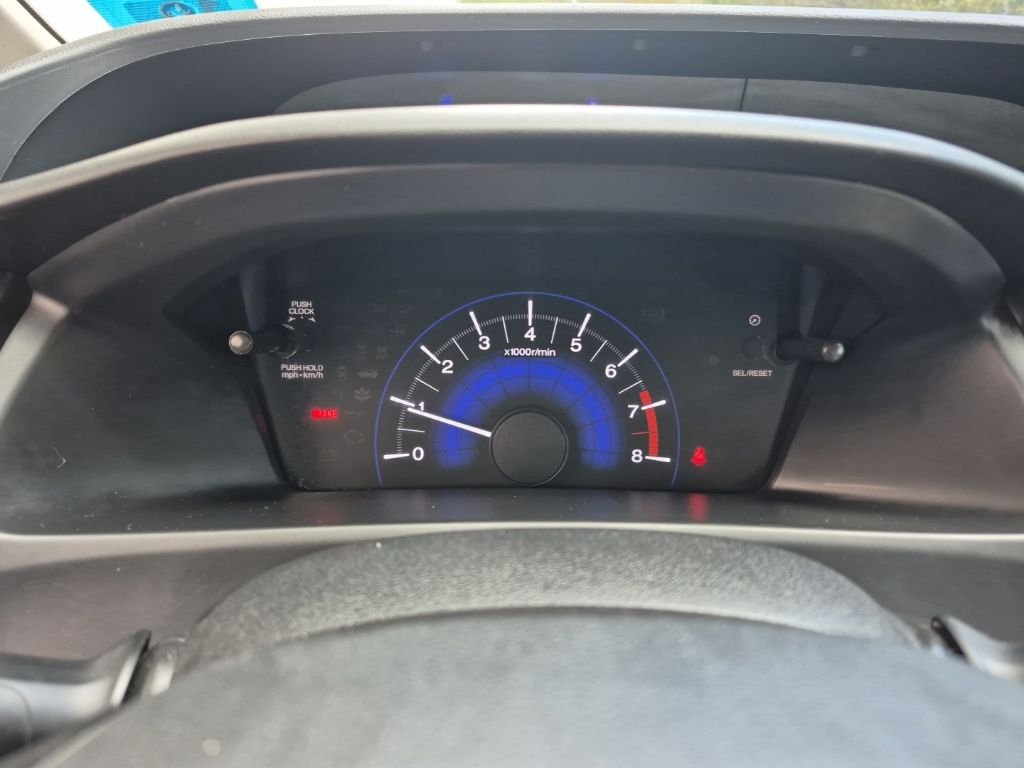 Used 2013 White Orchid Pearl Honda LX image 16