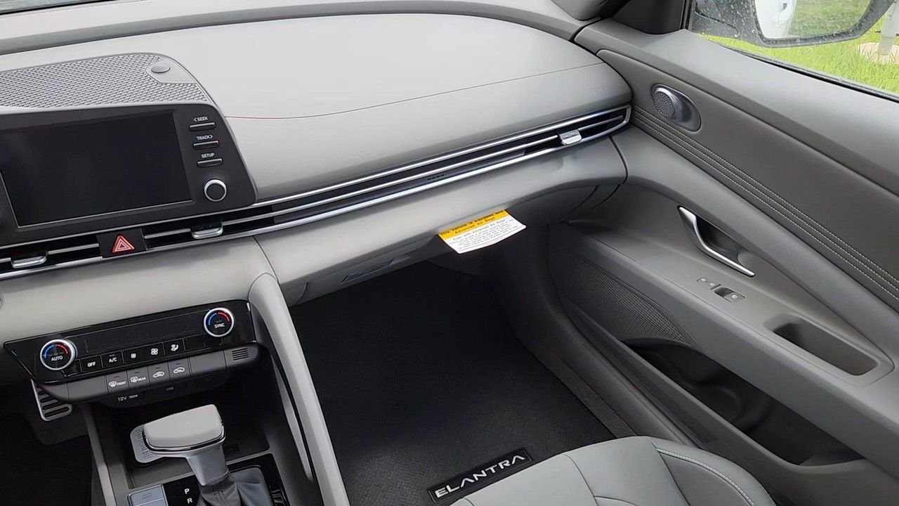 New 2026 Serenity White Hyundai SEL Sport image 6