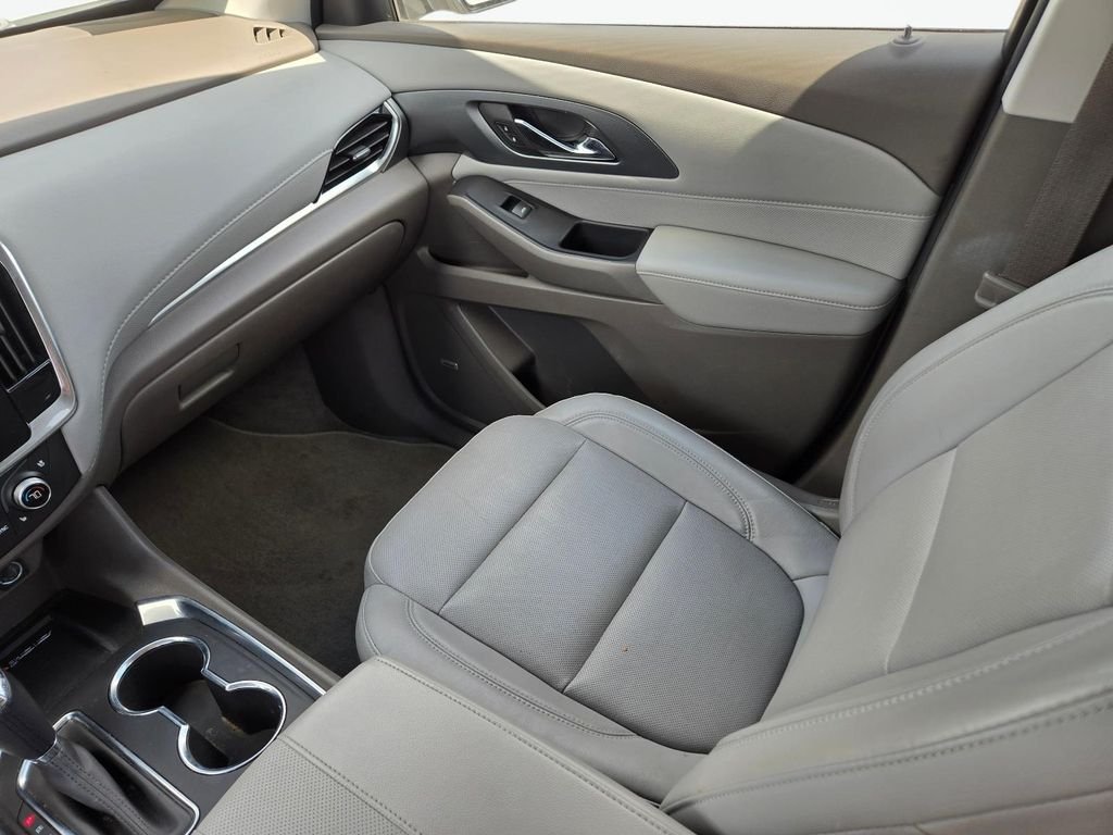 Used 2019 Beige Chevrolet Premier image 21