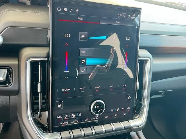 2026 GMC Yukon Denali - Photo 11