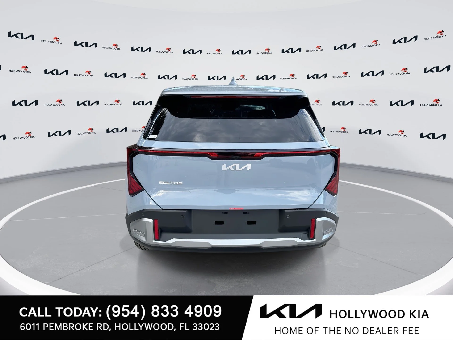 New 2027 Pale Gray Kia S image 7