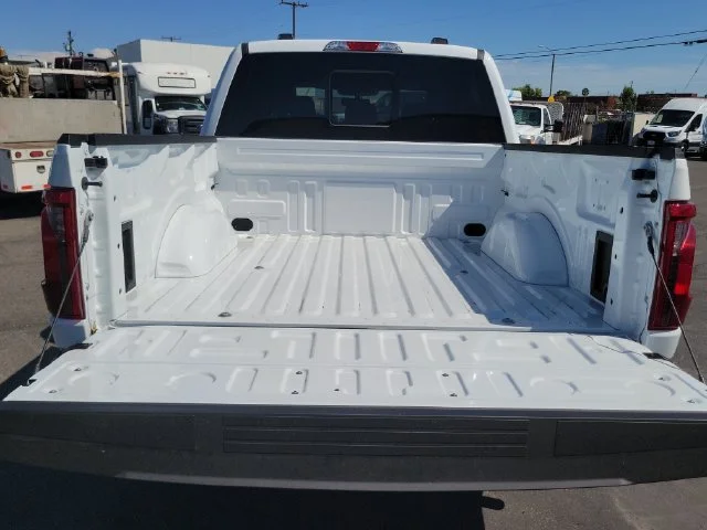 New 2026 Oxford White Ford XLT image 10