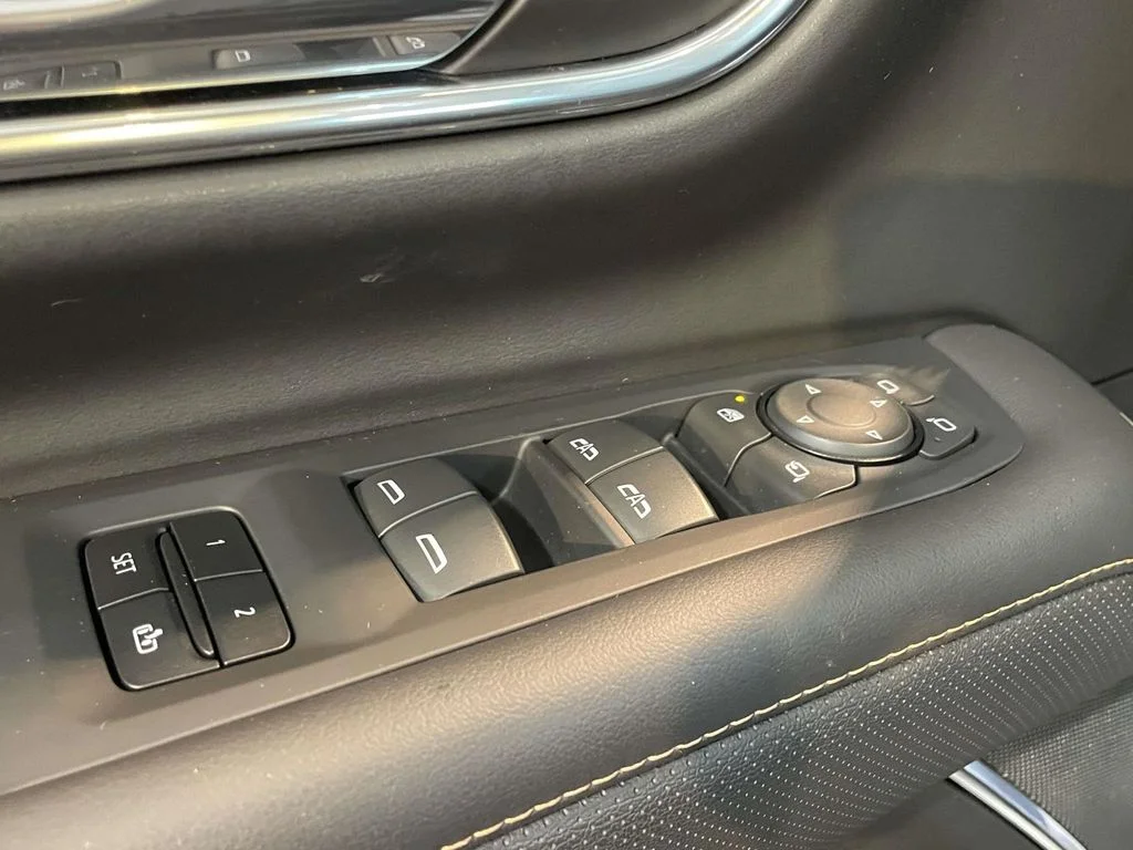 Used 2023 Onyx Black GMC AT4 image 33