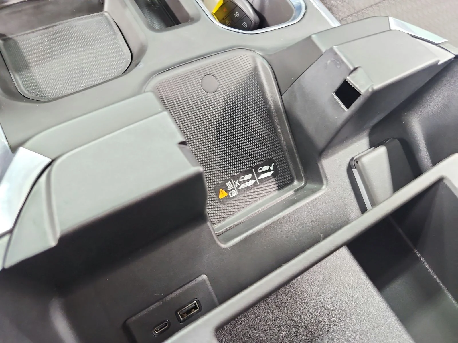 Used 2024 Gray GMC Elevation image 32