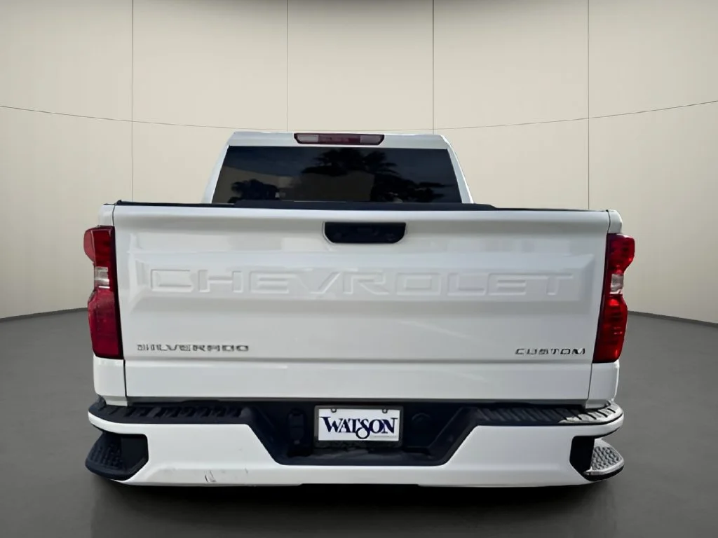 New 2026 Summit White Chevrolet Custom image 4