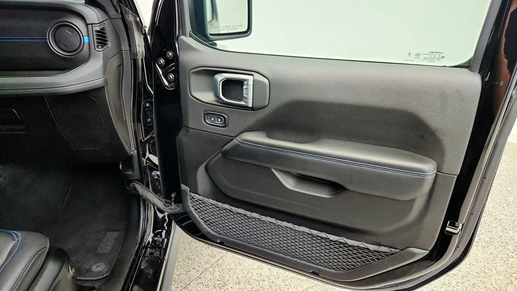 Used 2024 Black Clearcoat Jeep Rubicon X 4x4 image 27