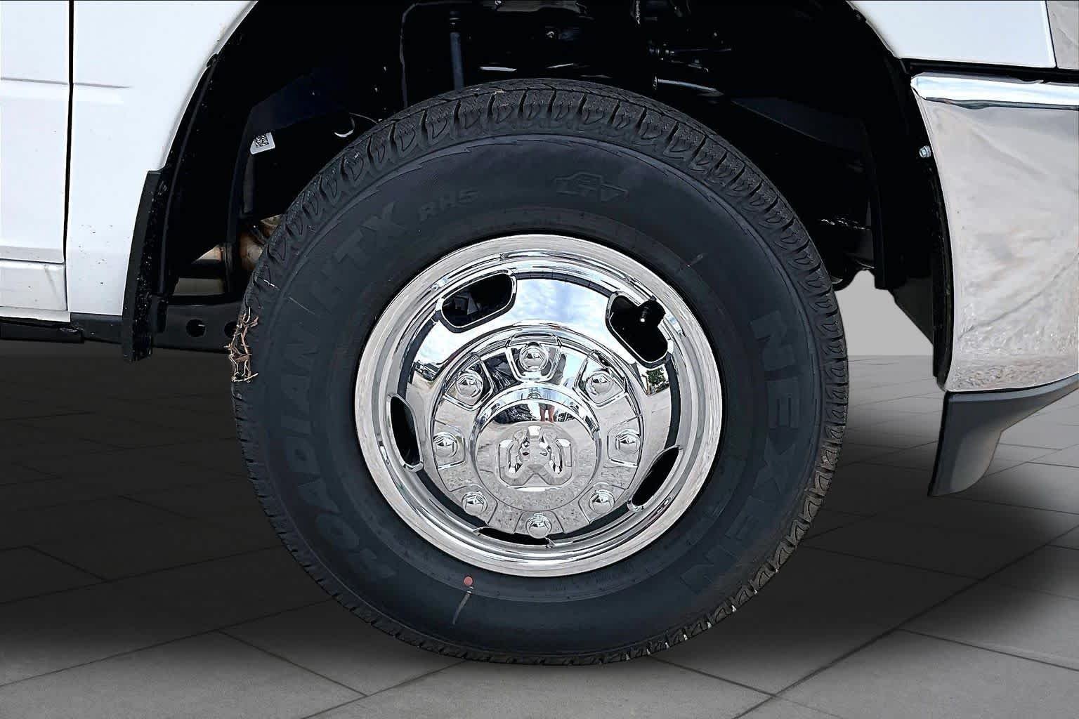 New 2026 Bright White Clearcoat Ram Tradesman image 12
